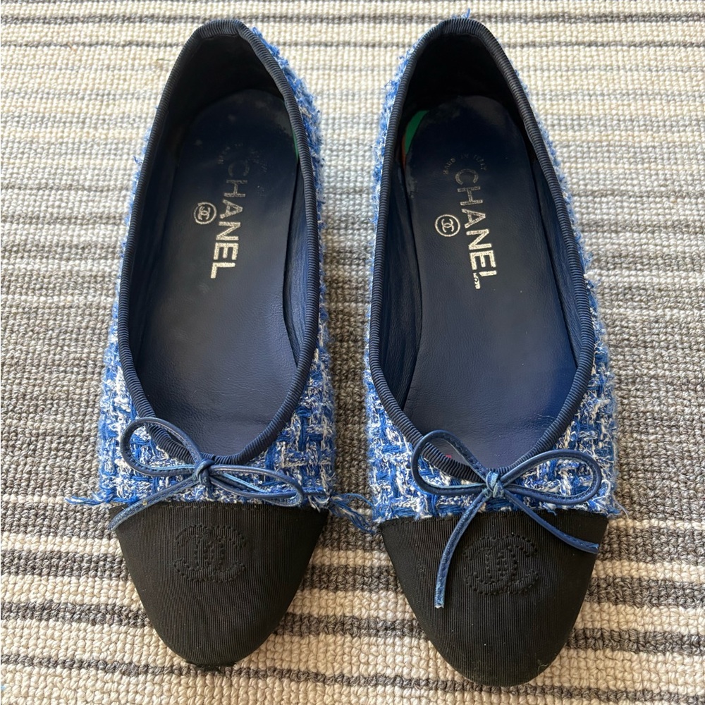 CHANEL Women's Tweed Blue and Black Flats